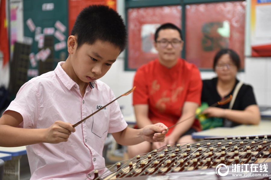 “世界上最大规模的折纸课”在香港诞生