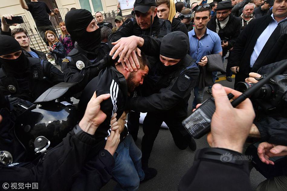 乌反对党领袖妻子：丈夫在拘留期间遭乌安全部门殴打