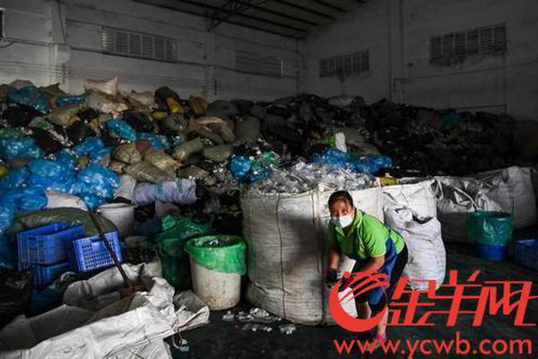 中国拒收后美将大量垃圾运这国 被送一句话