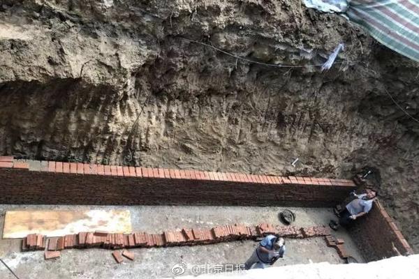 玉龙雪山发生山体岩石崩塌 官方通报：不属于旅游区范围